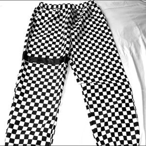 Street style, checkered cargo pants 🌪